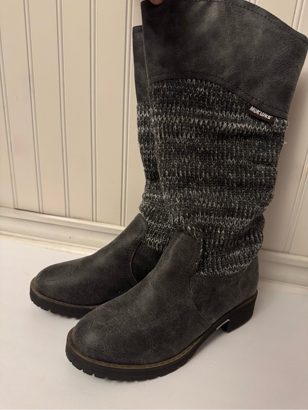 Muk Luks Kailee Tall Gray Faux Leather Cable Knit Slouchy Boots Size 6